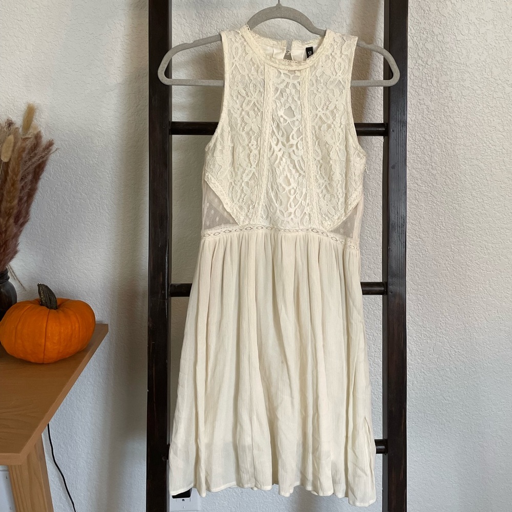 Cream/white H&M lace dress size 4
